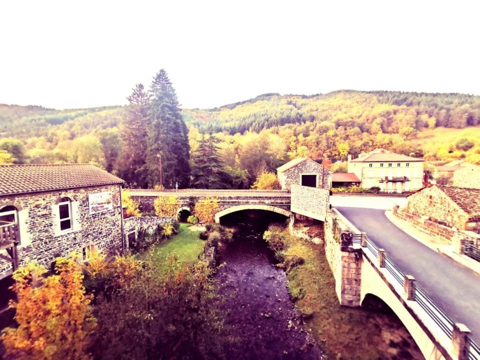 Auberge De Chanteuges Exterior photo