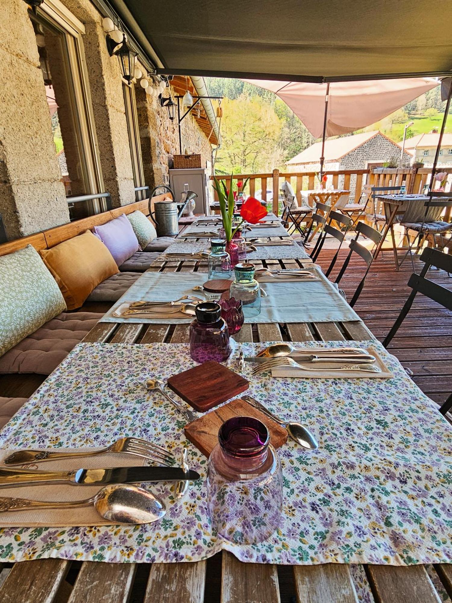 Auberge De Chanteuges Exterior photo